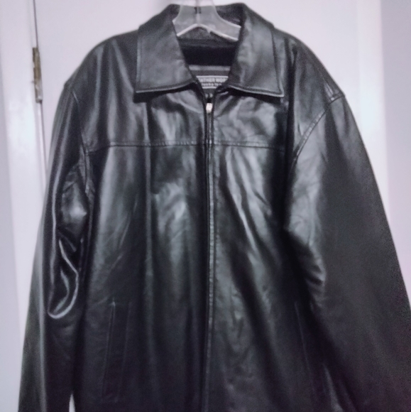 Men's M leather world by lucky leather coat like new condition - Picture 1 of 1